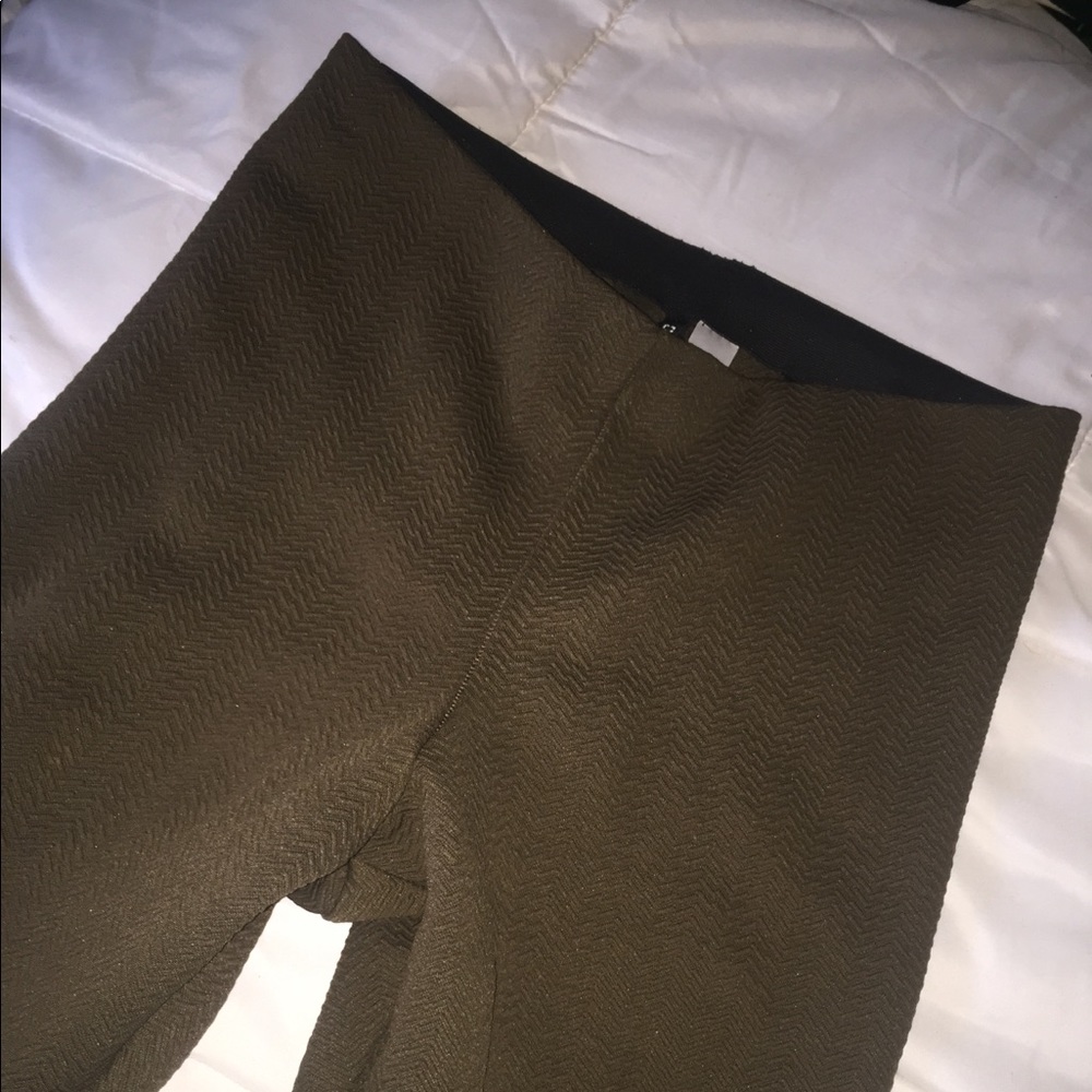 NEW| DIVIDED LEGGINGS